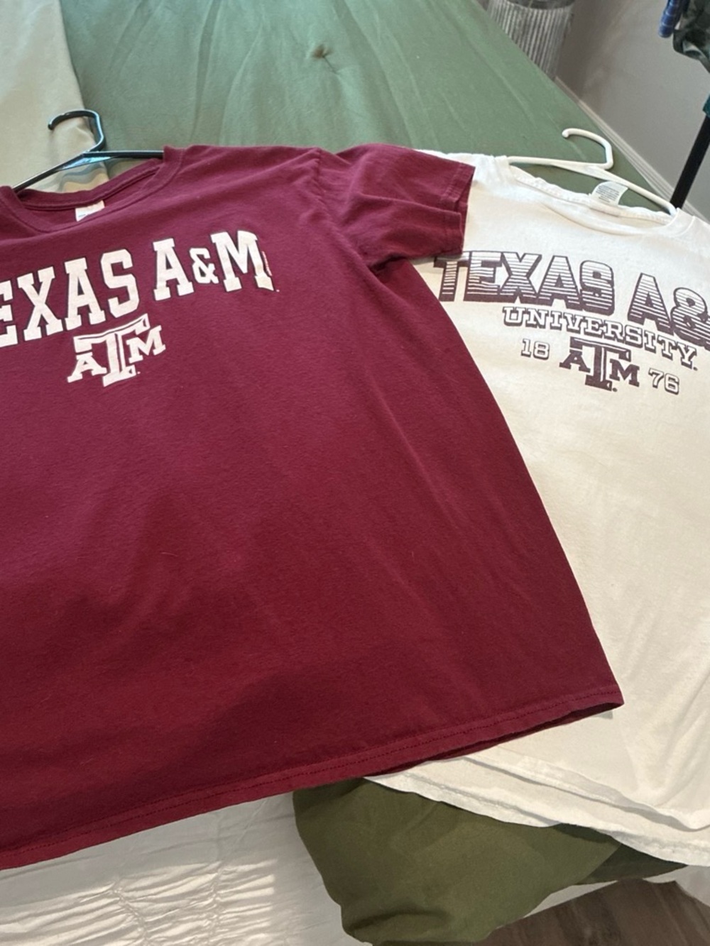 Mens Maroon and White Graphic T-Shirts